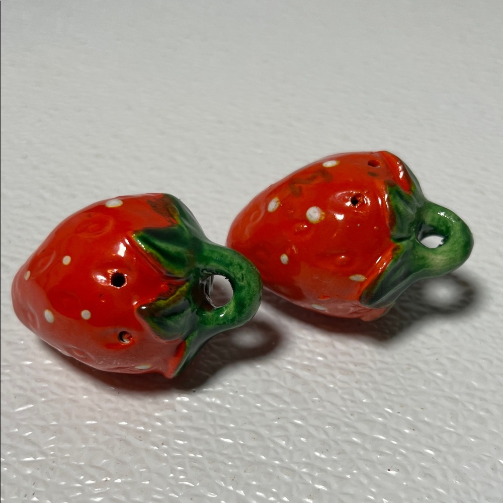 Vintage 1960’s Strawberry Salt and Pepper Shakers Made in Japan